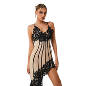 Robe Midi Femme - Dentelle Élégante - Décolleté V - Coupe Moulante - Sans Manches