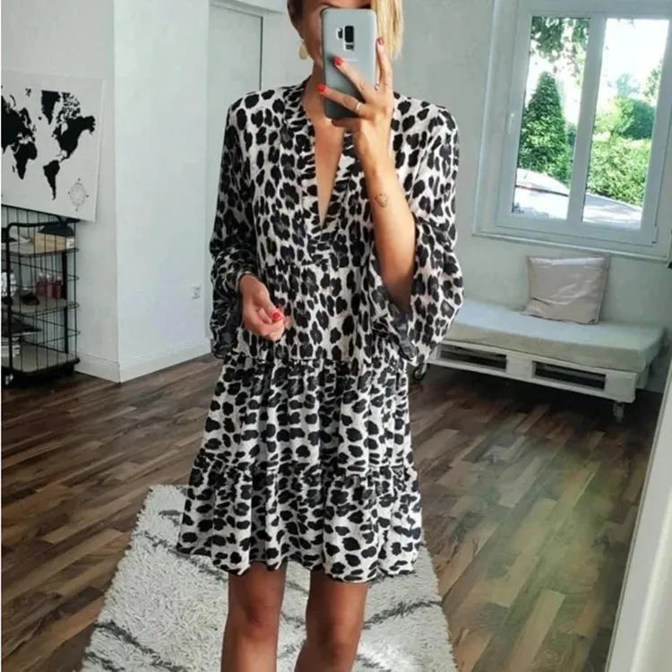 Robe moderne d'été pour femme - Manches longues et style chic