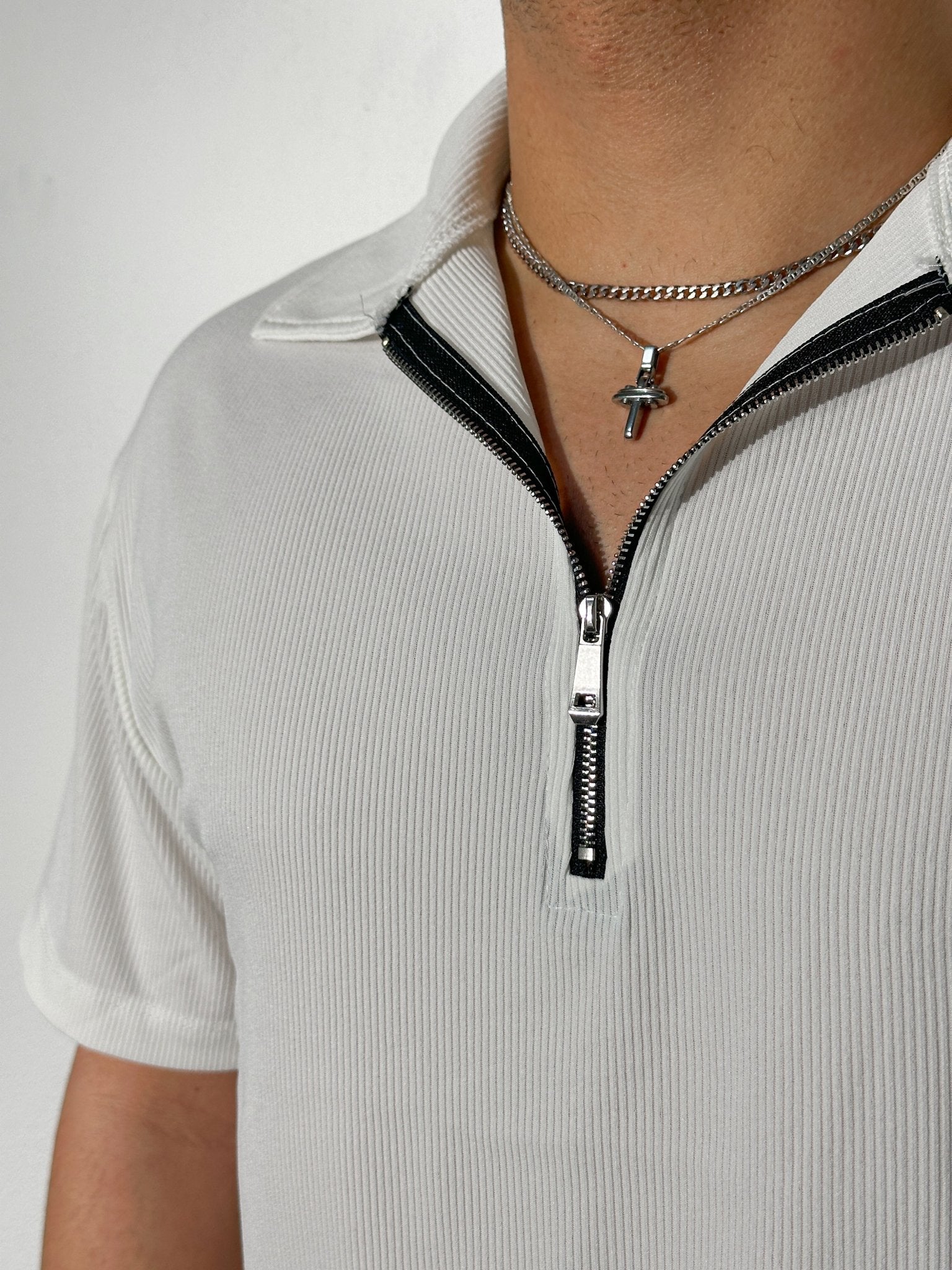 Polo Homme - Manches Courtes - Col Zippé - Coupe Ajustée - Tissu Respirant